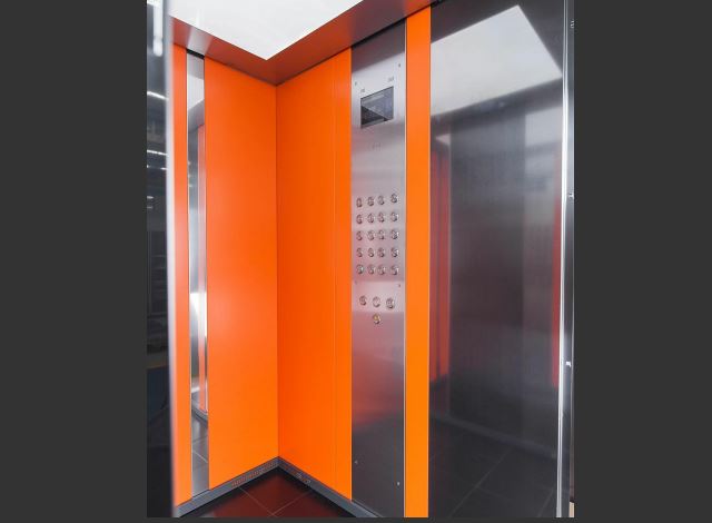 В новостройке по программе реновации в ЮЗАО установили четыре лифта «Стриж»