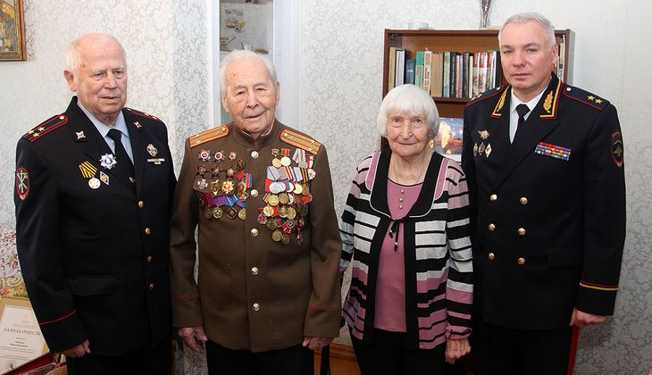 Глава МВД поздравил ветерана со столетним юбилеем