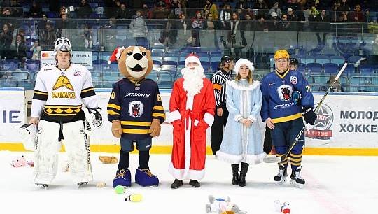 Вчера на «Арене Мытищи» в рамках празднования хоккейного Нового года прошла благотворительная акция клуба Молодежной хок...