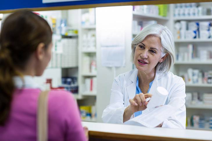 Росздравнадзор призвал аптеки заранее закупать лекарства