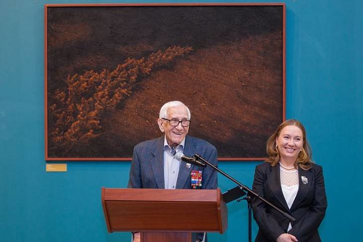 Более 60 картин представил в Музее Победы художник-фронтовик