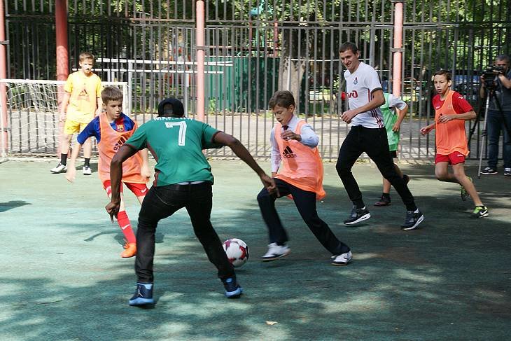 «Локомотив» проведёт урок футбола в гимназии РУТ