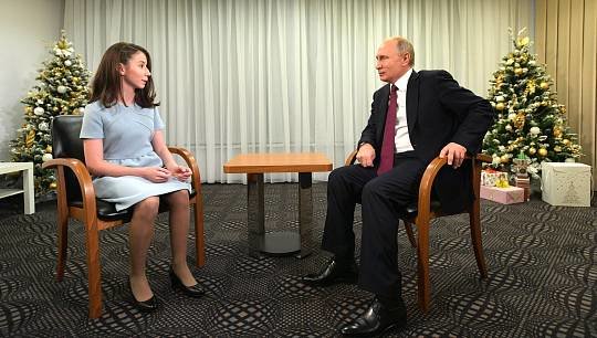 Вчера после большой пресс-конференции Президент России дал еще одно интервью. Нет, не главным телеканалам страны, а 17-л...