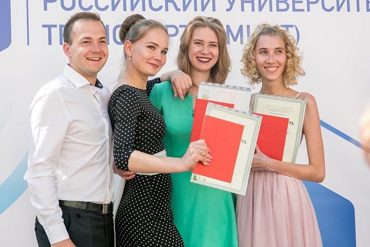 Ректор РУТ поздравил выпускников с окончанием вуза