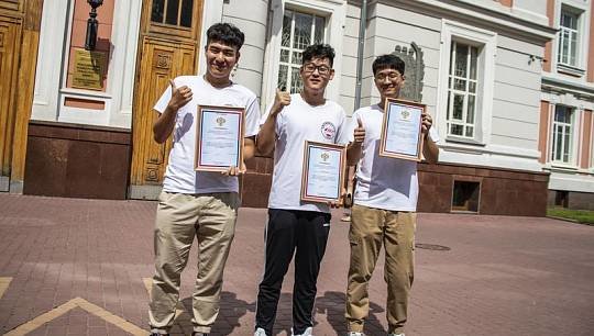 Торжественное вручение сертификатов китайским студентам об окончании Летней языковой школы состоялось в конце июля в Рос...