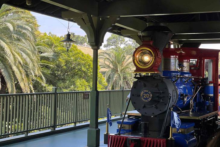 ����� �52 Seats of Bliss� ��������� � ������