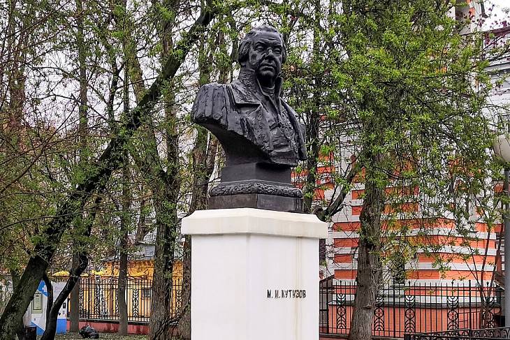 Памятник Михаилу Кутузову отреставрируют в Москве к 210-летию Отечественной войны 1812 года