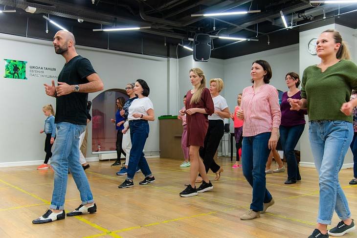 Школа танцев Евгения Папунаишвили выступила партнером социального проекта "Я стала другой"