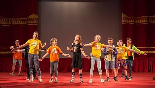17 июня в детском городском клубе «Лето Побед» открывается смена, организованная вместе с издательским домом «Комсомольс...