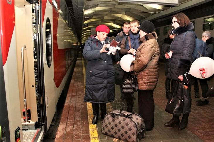 Более 190 дополнительных поездов будут курсировать в новогодние и рождественские праздники