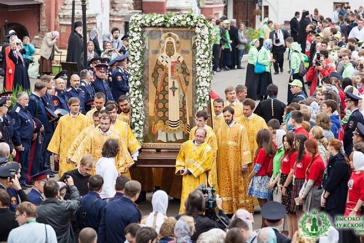В Москве празднуют День святителя Петра 
