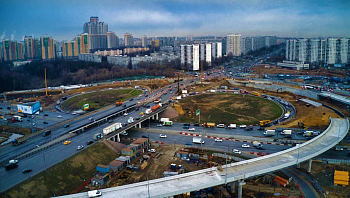 Собянин: в Москве ведётся реконструкция 3 развязок на МКАД
