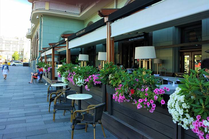 С 15 марта рестораторы Москвы могут начать монтаж летних кафе