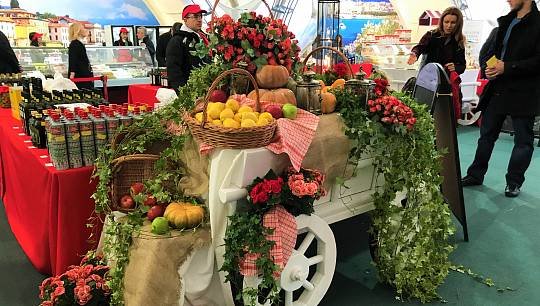С 25 по 26 ноября в саду резиденции посла Италии в Москве проходит благотворительная ярмарка-продажа "Итальянский б...