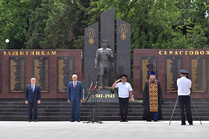 В Севастополе открыт мемориал в память о милиционерах – защитниках города