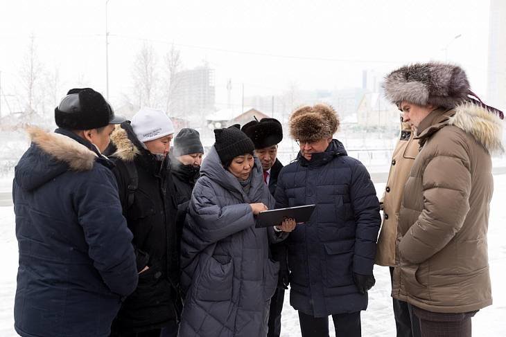 Глава Минстроя отметил темпы строительства в Якутске
