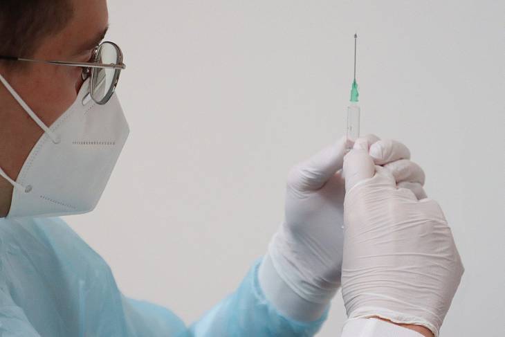 Готовится масштабный выпуск вакцины «ЭпиВакКорона»