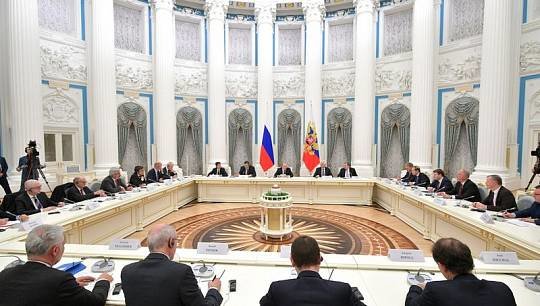 18 апреля в Кремле Президент РФ Владимир Путин встретился с топ-менеджерами крупнейших французских компаний и пригласил ...