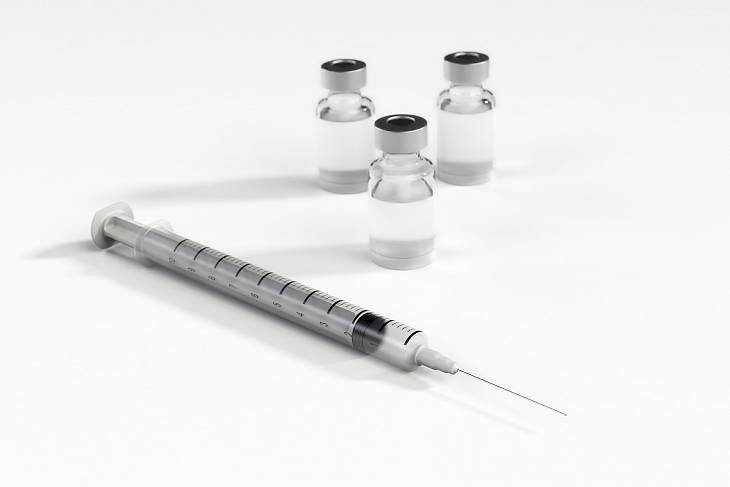 Минздрав рекомендовал приостановить плановую вакцинацию детей