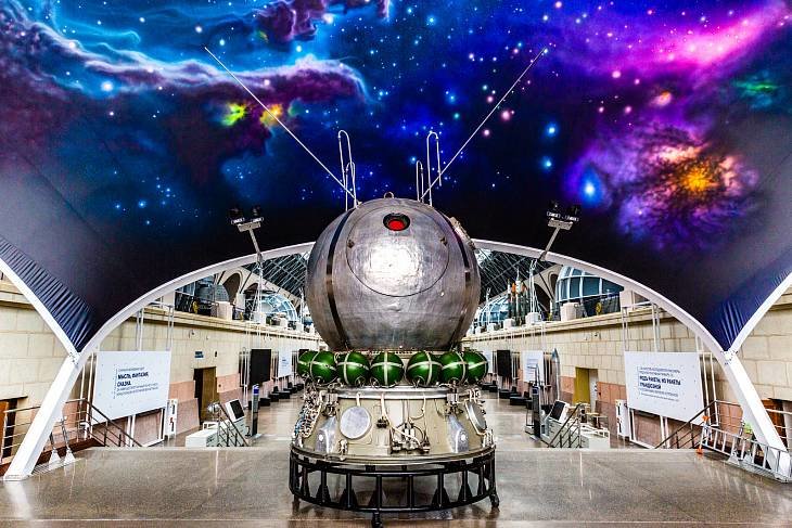 «Восток» прибыл в «Космос»: На ВДНХ появился уникальный экспонат
