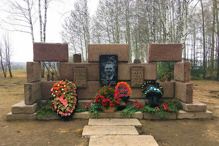 В Орловской области установлен памятник основоположнику мировой космонавтики