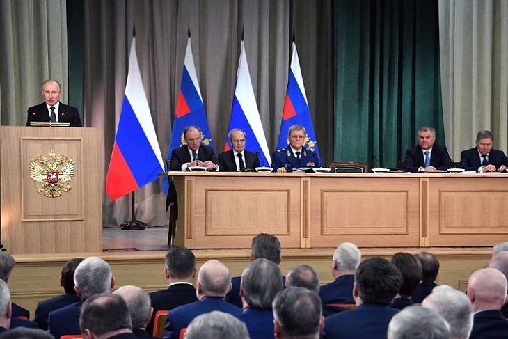 Путин призвал прокуроров следить за тратой средств на нацпроекты