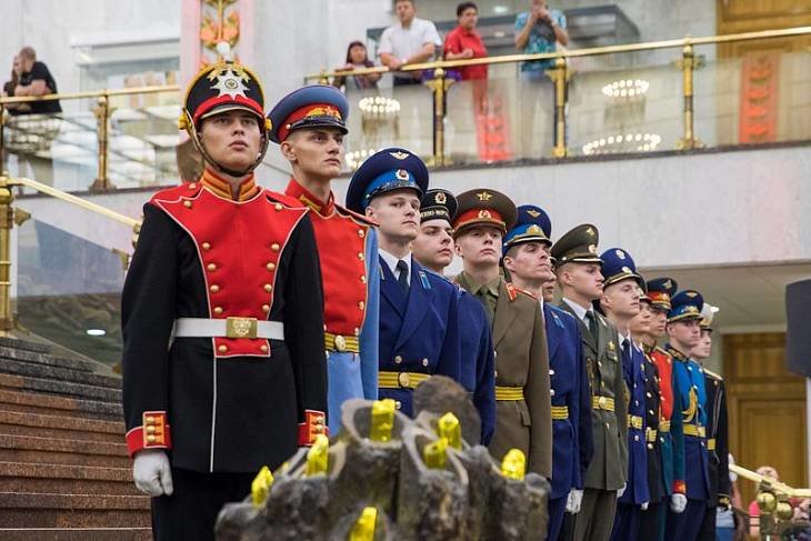 Более 800 новобранцев приняли военную присягу в Музее Победы
