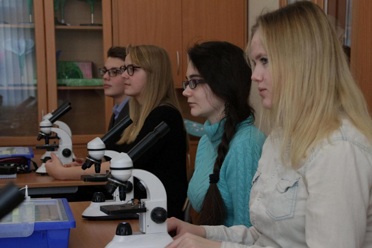 Десятки тысяч московских школьников получают предпрофессиональное образование