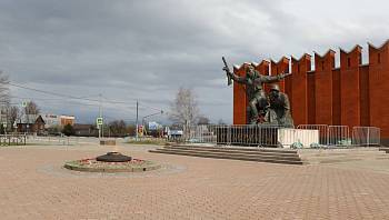 Более 400 подъездных дорог к мемориалам и памятникам Подмосковья подготовили ко Дню Победы