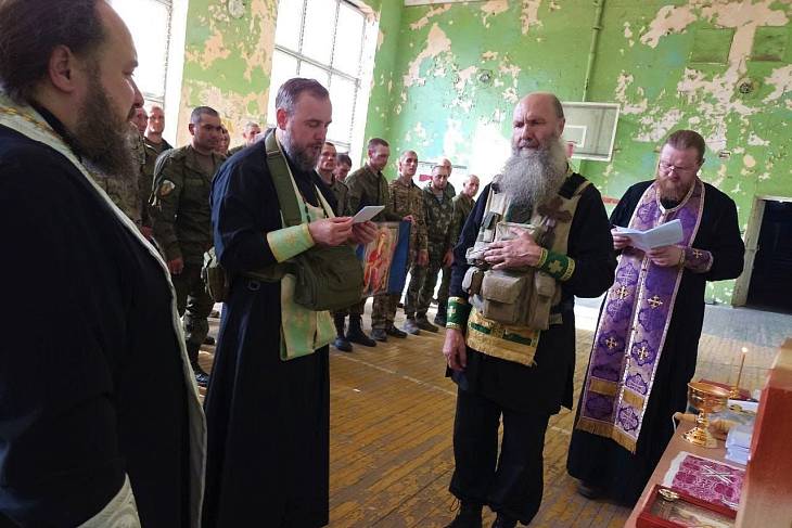 Московские священники помогают бойцам СВО Московские священники помогают бойцам СВО