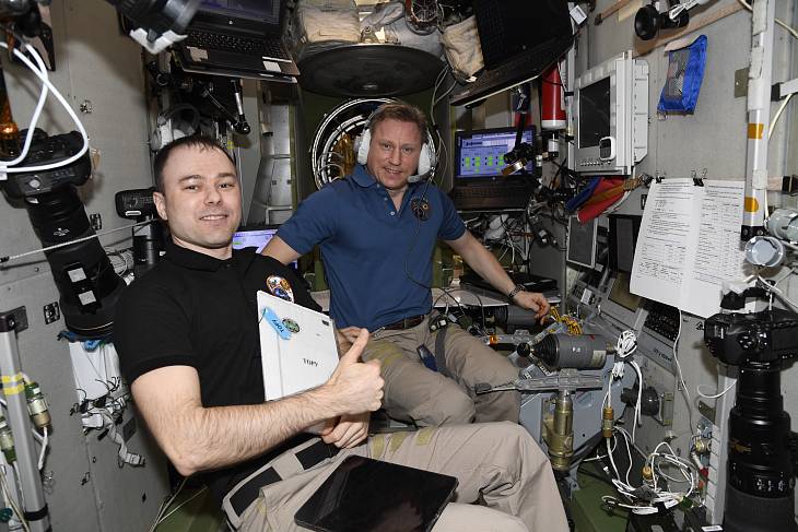 Российские космонавты продолжают эксперименты на орбите