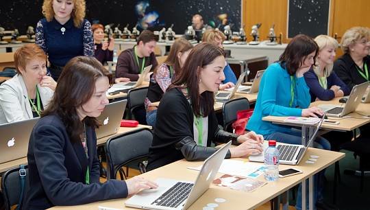 Ежемесячно в разных школах Москвы будут проводить семинары для классных руководителей, где педагогов научат решать актуа...