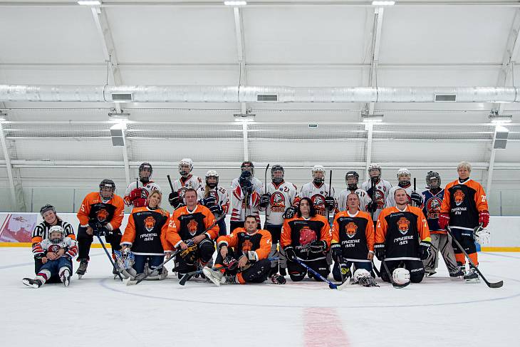 Большая игра: Сотрудники московского центра сопровождаемого проживания сыграли в хоккей с командой студентов 