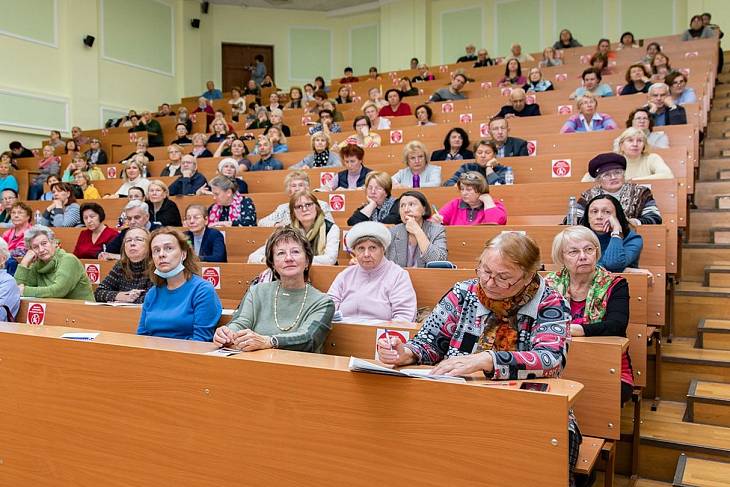 "Московское долголетие" позвало в студенты