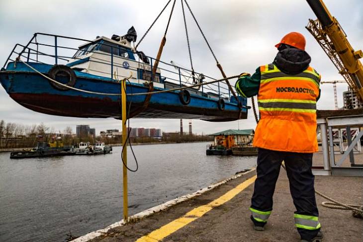 Более 2 тыс. кубометров мусора собрали за период навигации на Москве-реке