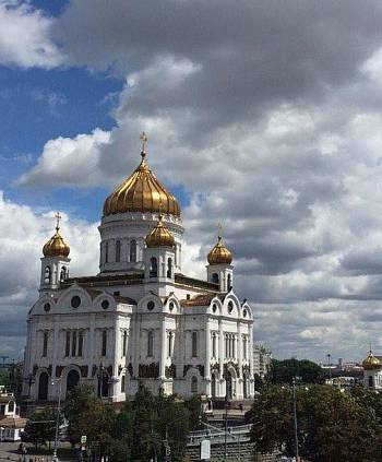 По просьбам москвичей на Патриаршем мосту продлили православную выставку 