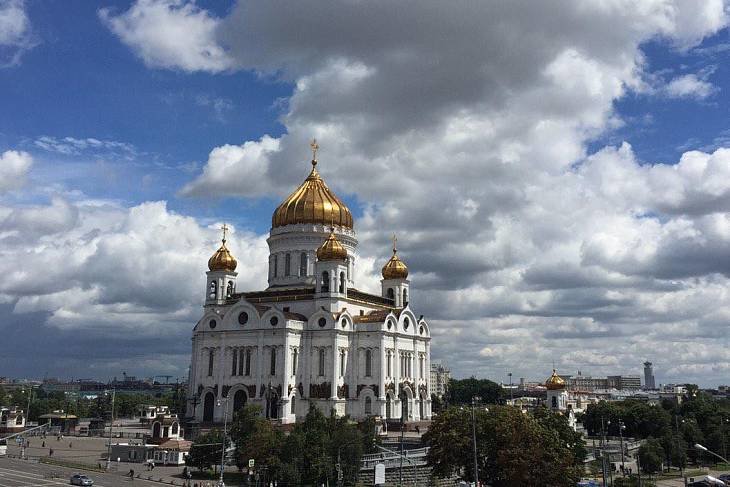 По просьбам москвичей на Патриаршем мосту продлили православную выставку 
