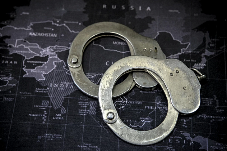 Разыскиваемого Интерполом россиянина экстрадировали из Вьетнама