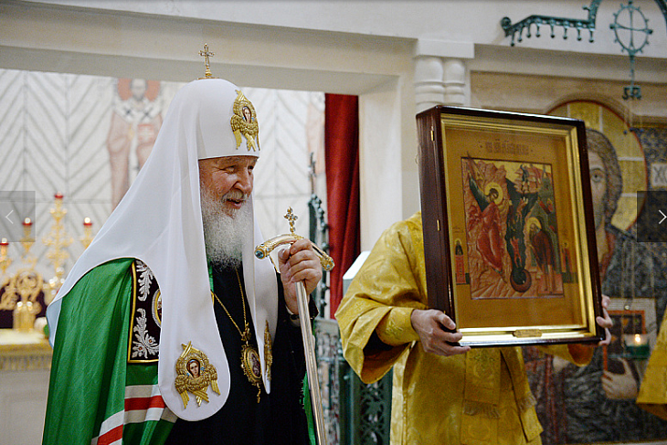 Патриарх Кирилл освятил храм Трех святителей в Воскресенском