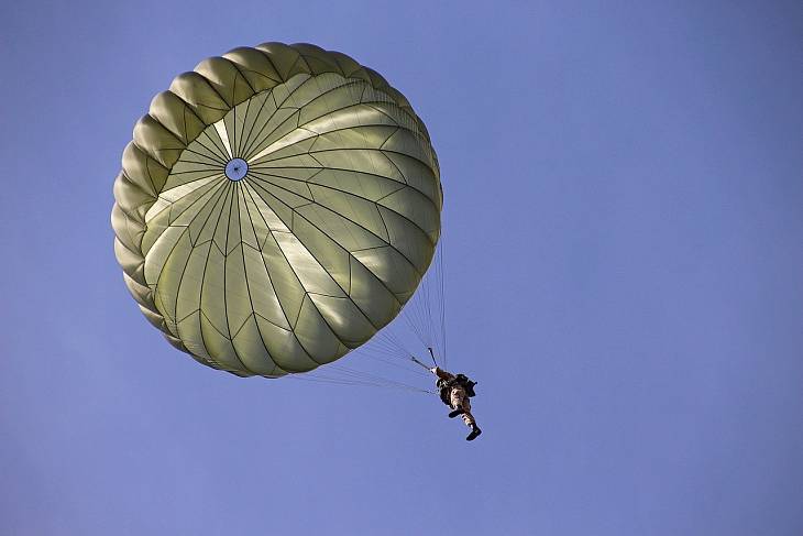 Ростех создал «умную» страховку для парашютистов