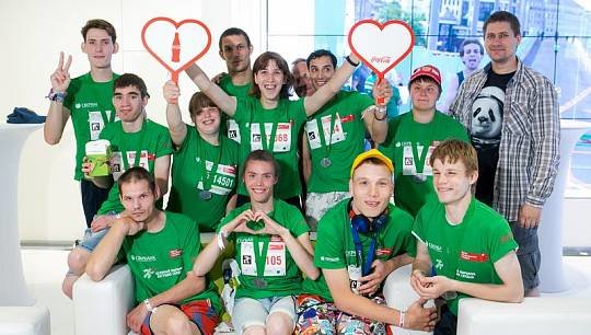 Coca-Cola в пятый раз поддержала благотворительный забег, организованный Фондом помощи детям «Обнажённые сердца» совмест...