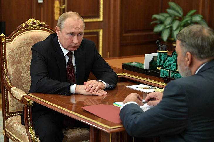 Путин: Жители продолжают жаловаться на необоснованные тарифы ЖКХ