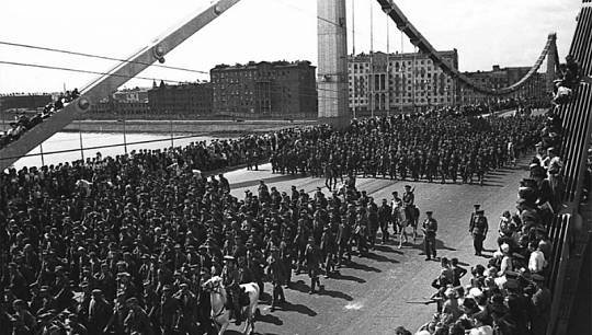 17 июля в 1944 году в Москве был организован марш немецких военнопленных по улицам столицы. Его провели в честь побед Кр...