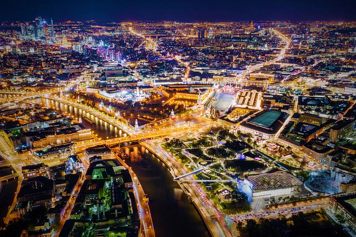 Почти миллион ламп освещают Москву вечерами