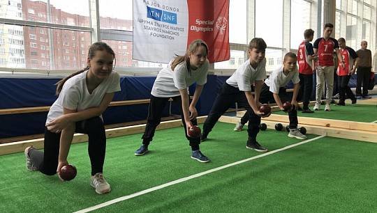 В соревнованиях, которые проходили с 25 по 27 ноября, приняли участие более 30 спортсменов из Свердловской, Иркутской об...