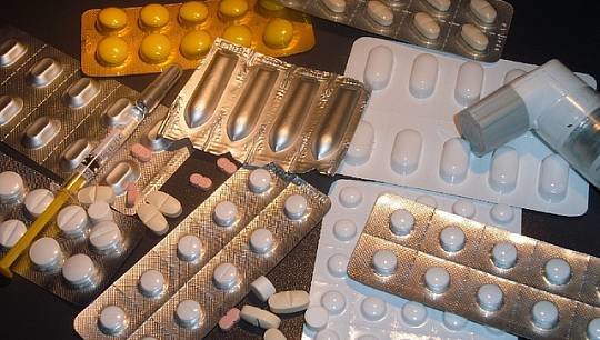Госдума приняла законопроект, устанавливающий предельно допустимые розничные цены на лекарственные препараты и медицинск...
