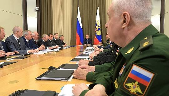 Владимир Путин продолжил цикл совещаний с руководством Министерства обороны и предприятий ОПК